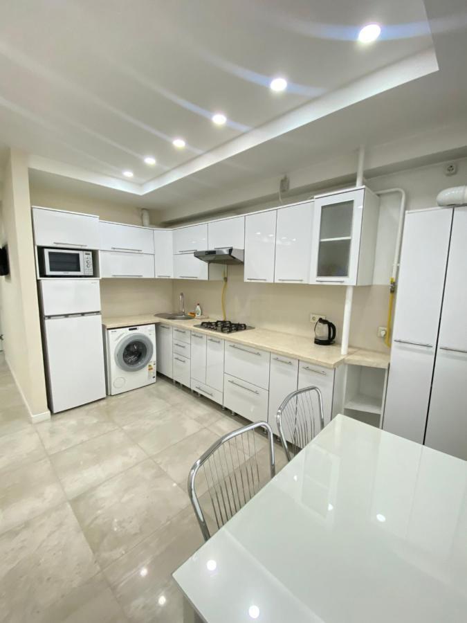 New Lux Apartment In Chisinau Exterior photo