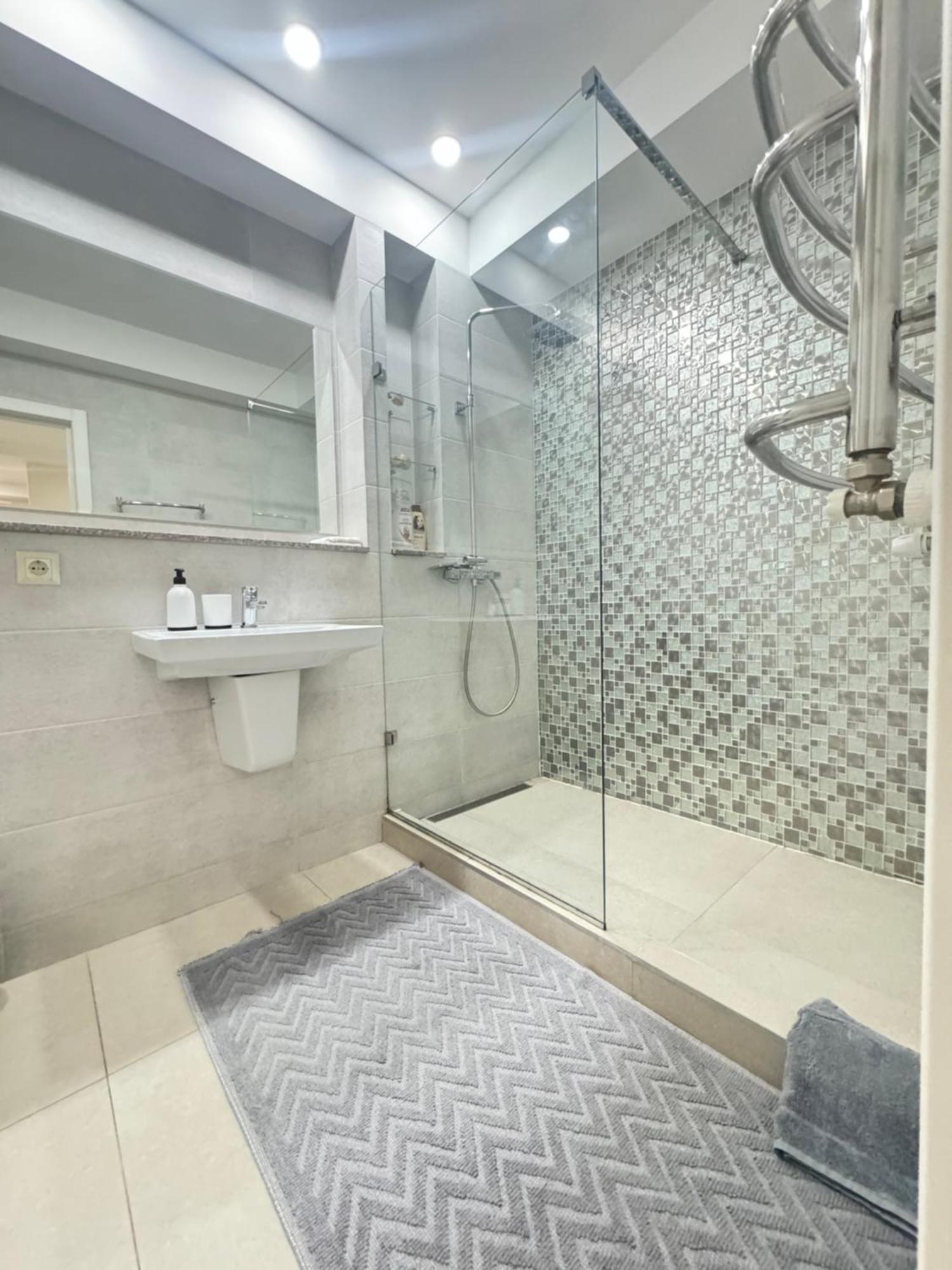 New Lux Apartment In Chisinau Exterior photo