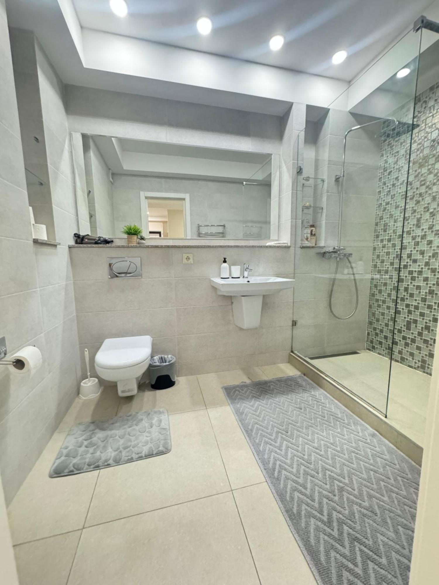 New Lux Apartment In Chisinau Exterior photo